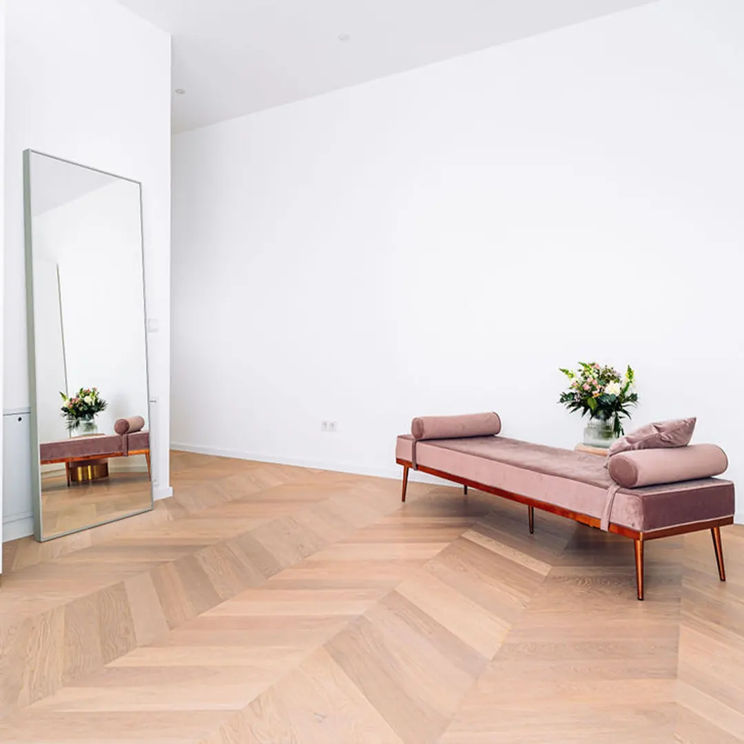 Fischgraettparkett_Parkett_rohoptik_eiche-kinderzimmer-innentüren-weiss-wohnzimmer-flur-bad-schiebetür-modern-reverse-tür-ankleide Fischgraettparkett_Parkett_rohoptik_eiche-kinderzimmer-innentüren-weiss-wohnzimmer-flur-bad-schiebetür-modern-reverse-tür-ankleide