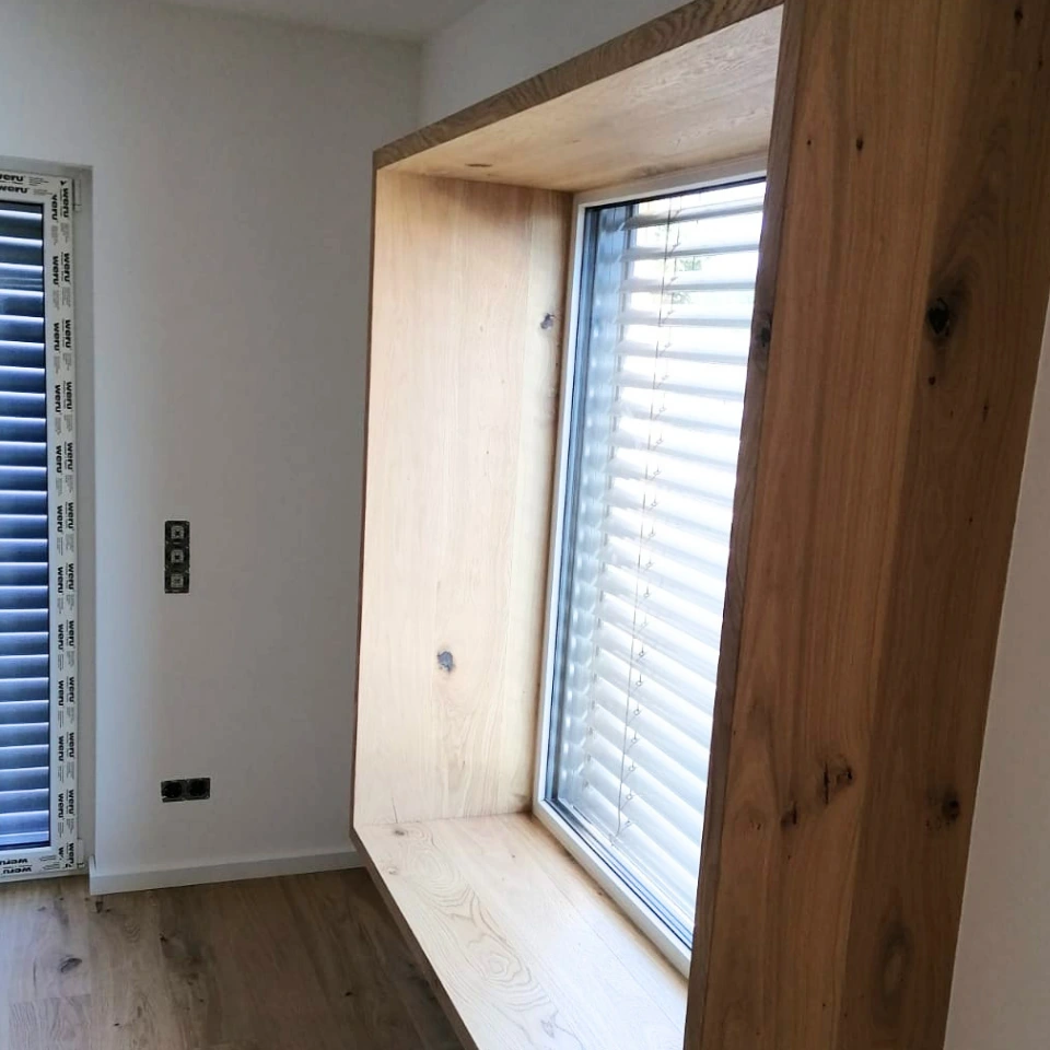sitzfenster_küche_sitzbank_parkett_maßgefertigt_individuell_sitzfenster_parkett